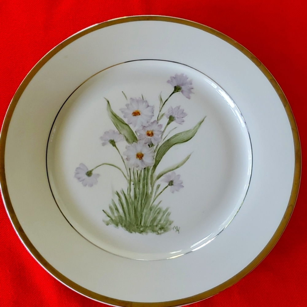 Monticello daisy dinner plate